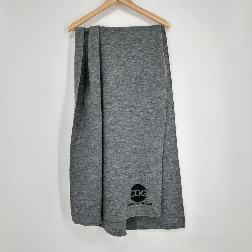 CDG Comme des Garcons Good Design Shop Grey Knit Scarf England Charles Kirk RARE
